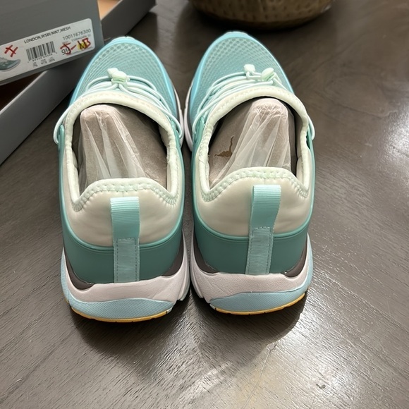 Vionic | Wasabi & Mint London Sneaker - Women - Picture 7 of 14